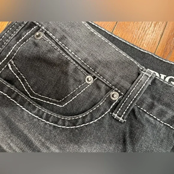 Classic Black Straight Leg Jeans for Women - Picture 12 of 16